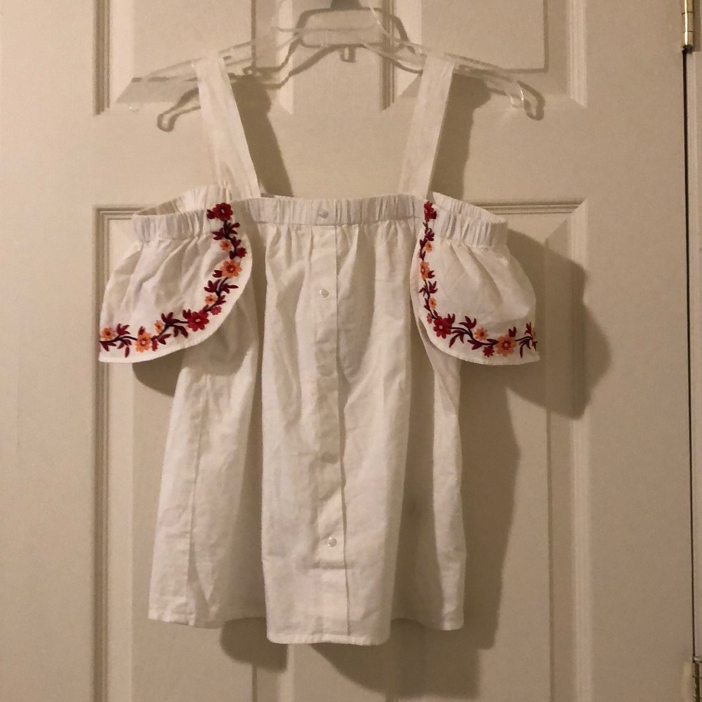 Beautiful, embroidered shoulder, tank top blouse.